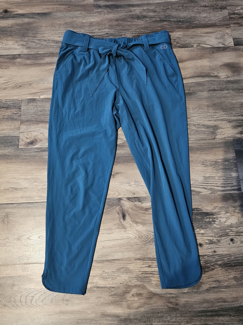 Calia Self-Belt Every Day Ankle Pants Size Medium Blue, Womens